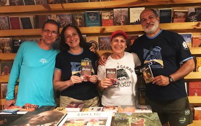 LIVRARIA DE BHAKTI COM CONTRIBUIÇÕES VOLUNTÁRIAS